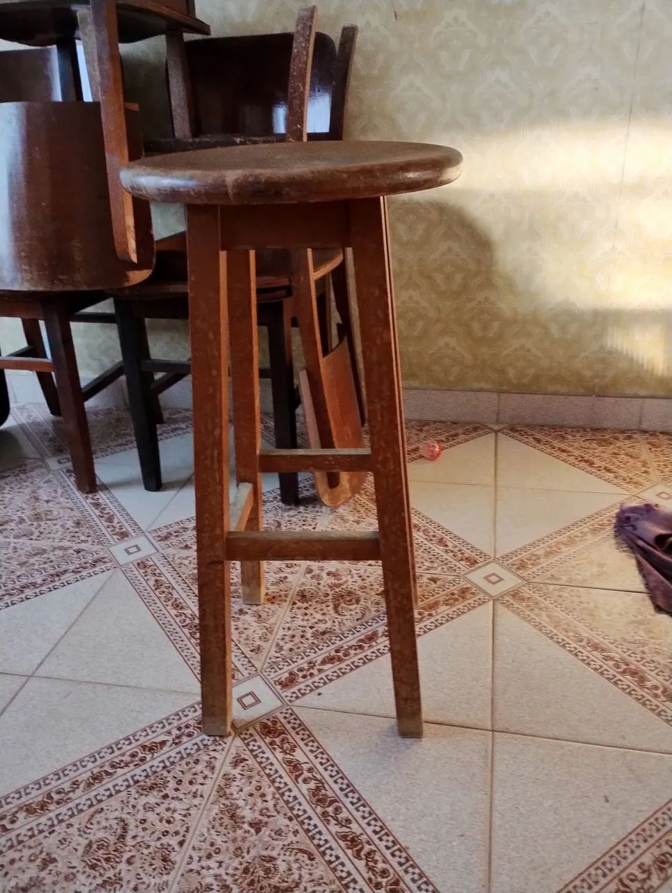 Banqueta em madeira - Foto 2