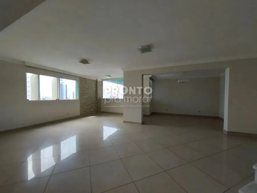Imóvel para venda possui 341 metros quadrados com 6 quartos em Espinheiro - Recife - PE