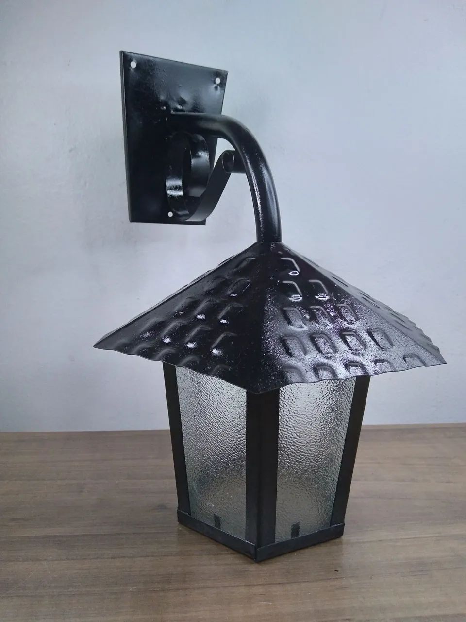 Luminária de parede capelinha