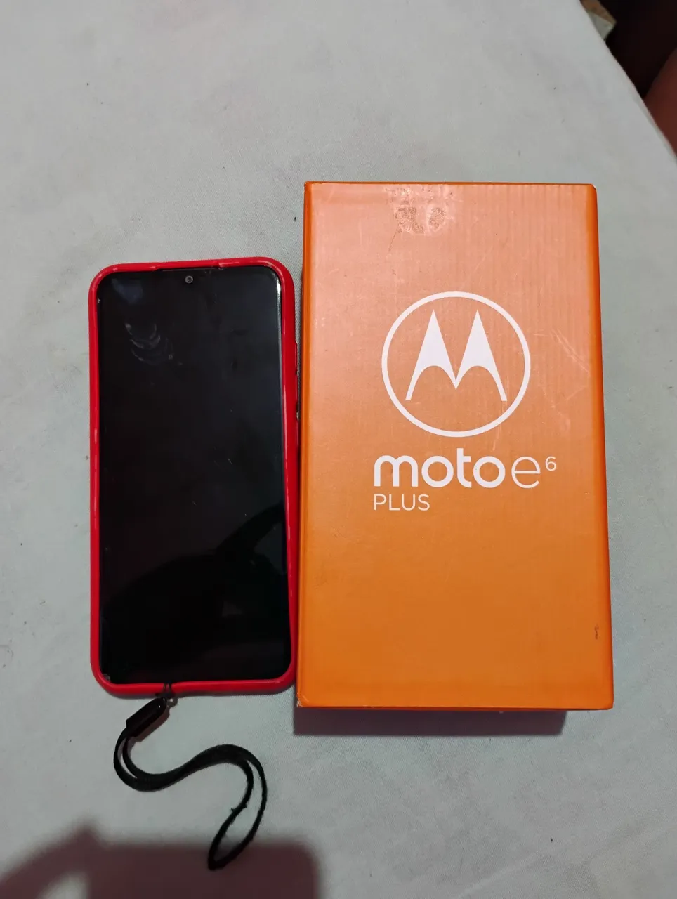 Celular bem conservado funcionando tudo perfeitamente OBS: só não vai o Carregador