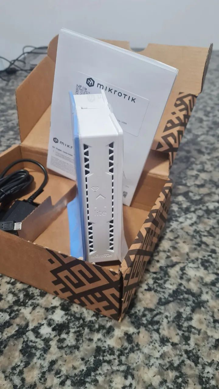 MikroTik hAP Lite RB941-2ND-TC-BR 650MHz 32MB RAM L4