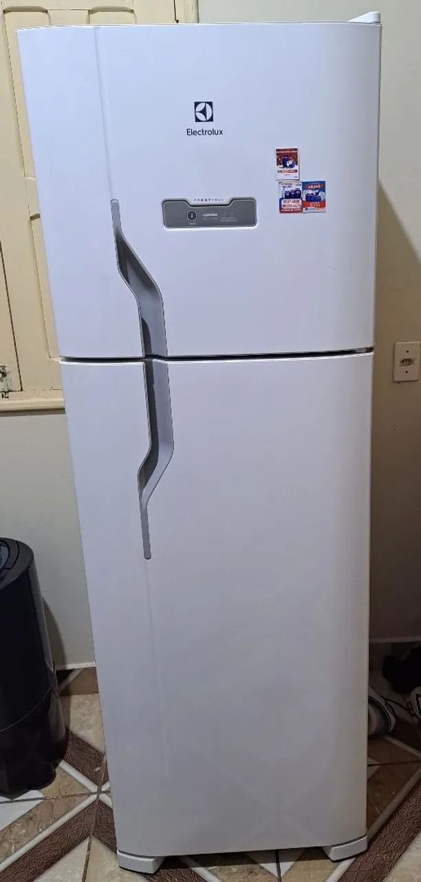 MÓVEIS E ELETROS À VENDA - BOM ESTADO 