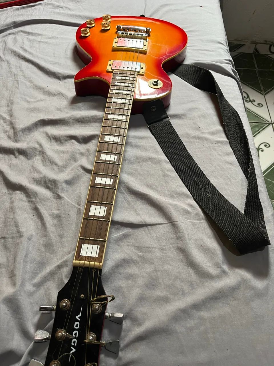 GUITARRA LES PAUL + AMPLIFICADOR - Foto 4