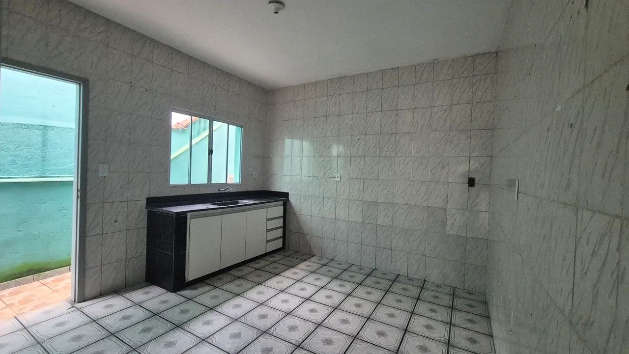 Casa com 2 Dormitórios, Sala, Cozinha, Banheiro e Lavandeira. - Foto 2