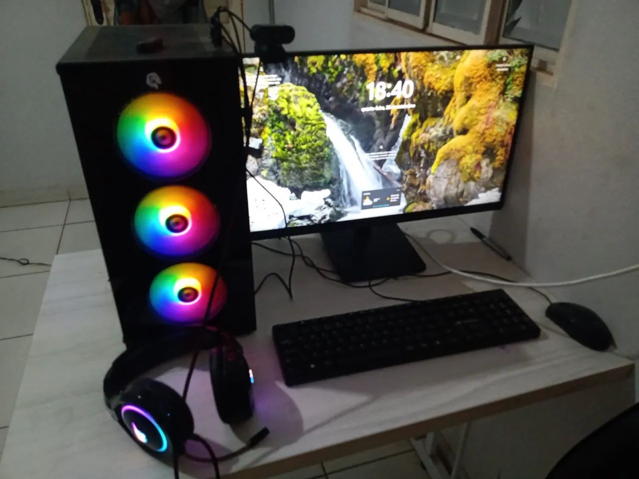 Computador i5, pouco tempo de uso.