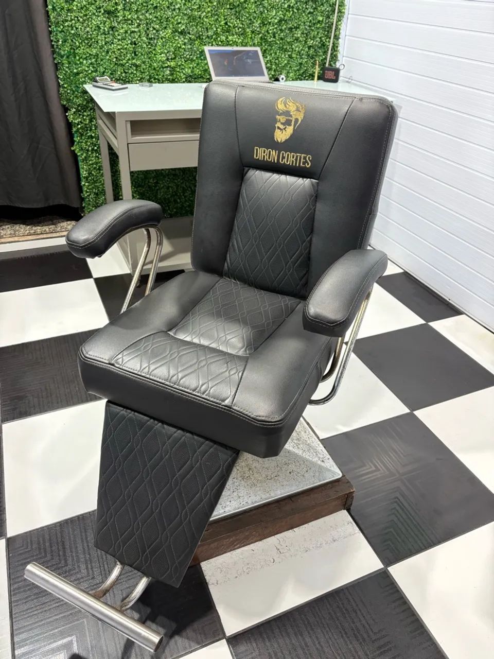 Cadeira de barbeiro  R$ 550 - Foto 3