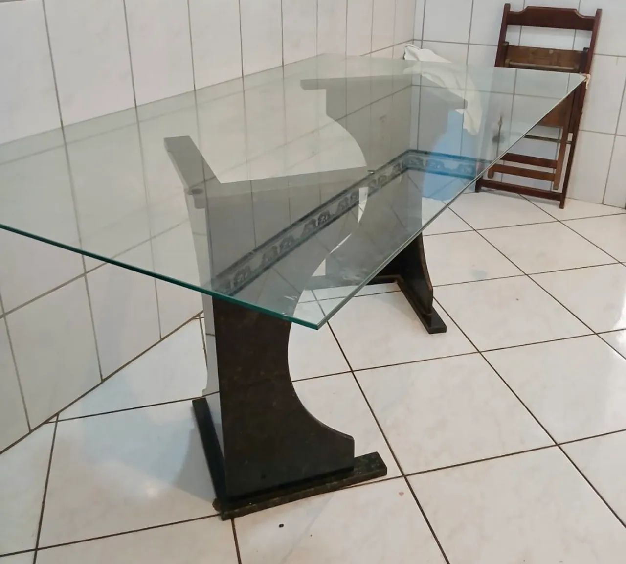 Mesa de Vidro retangular com base preta - ótimo estado. - Foto 2