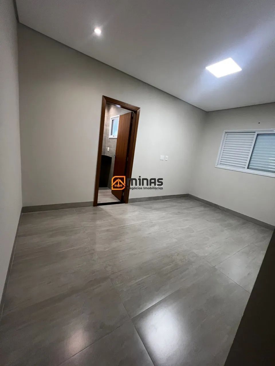 Casa térrea com 2 e 3 quartos (1 suíte) e piscina no Coophema - Foto 4