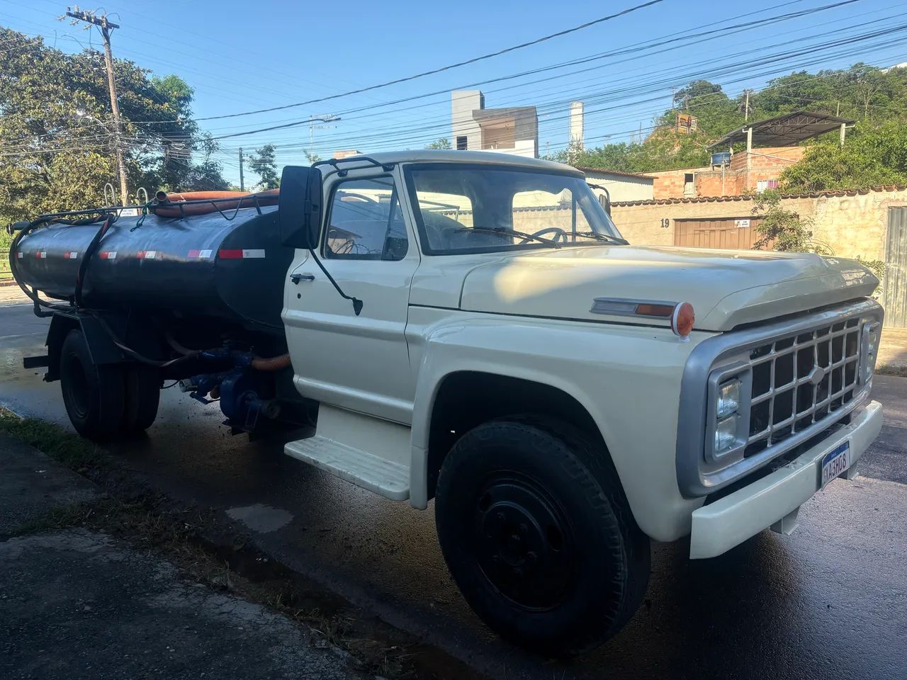 Caminhão Ford 11000