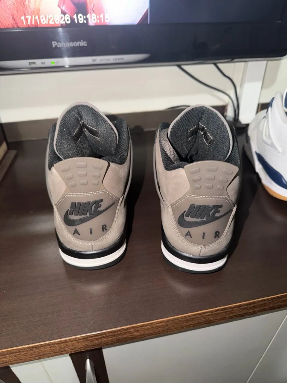 Air Jordan 4 - Foto 2