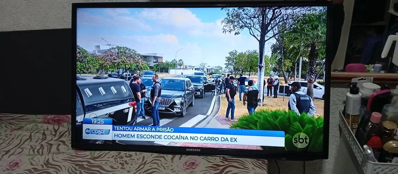 tv Samsung 40 polegadas led 2 HDMI sem pé sem controle  - Foto 4