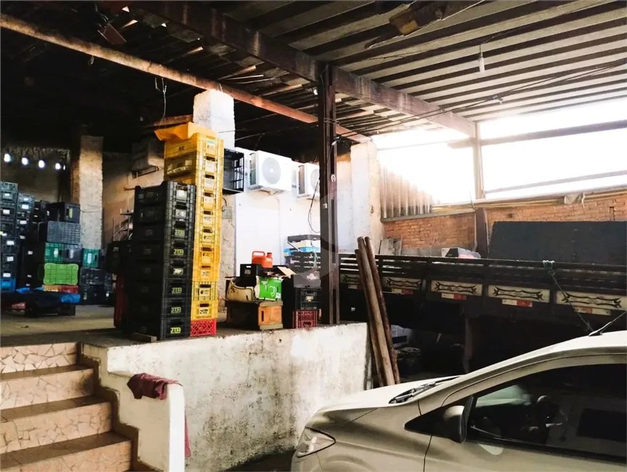 Galpão/Depósito/Armazém com 2 salas para Alugar, de 300 m² por R$ 22.000/Mês na frente da  - Foto 5