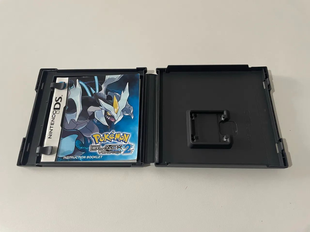 Case Apenas Pokémon Black Version 2 Nintendo DS - Foto 2