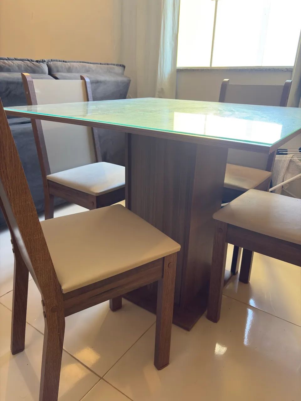 MESA COM TAMPO DE VIDRO 4 LUGARES - Foto 2