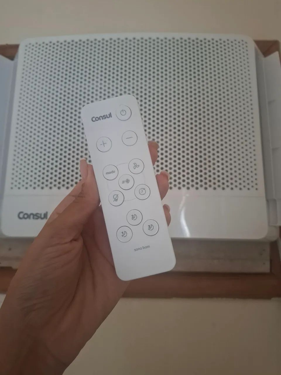 Ar condicionado 7500 btus xom conteole remoto, 1 ano de uso - Foto 2