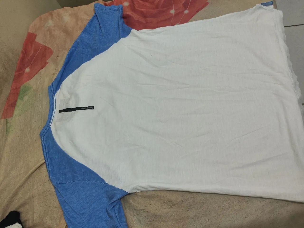 Camiseta Calvin Klein  - Foto 2