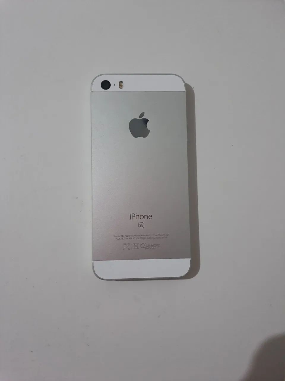 Celular IPhone SE 16 Gb - Foto 2
