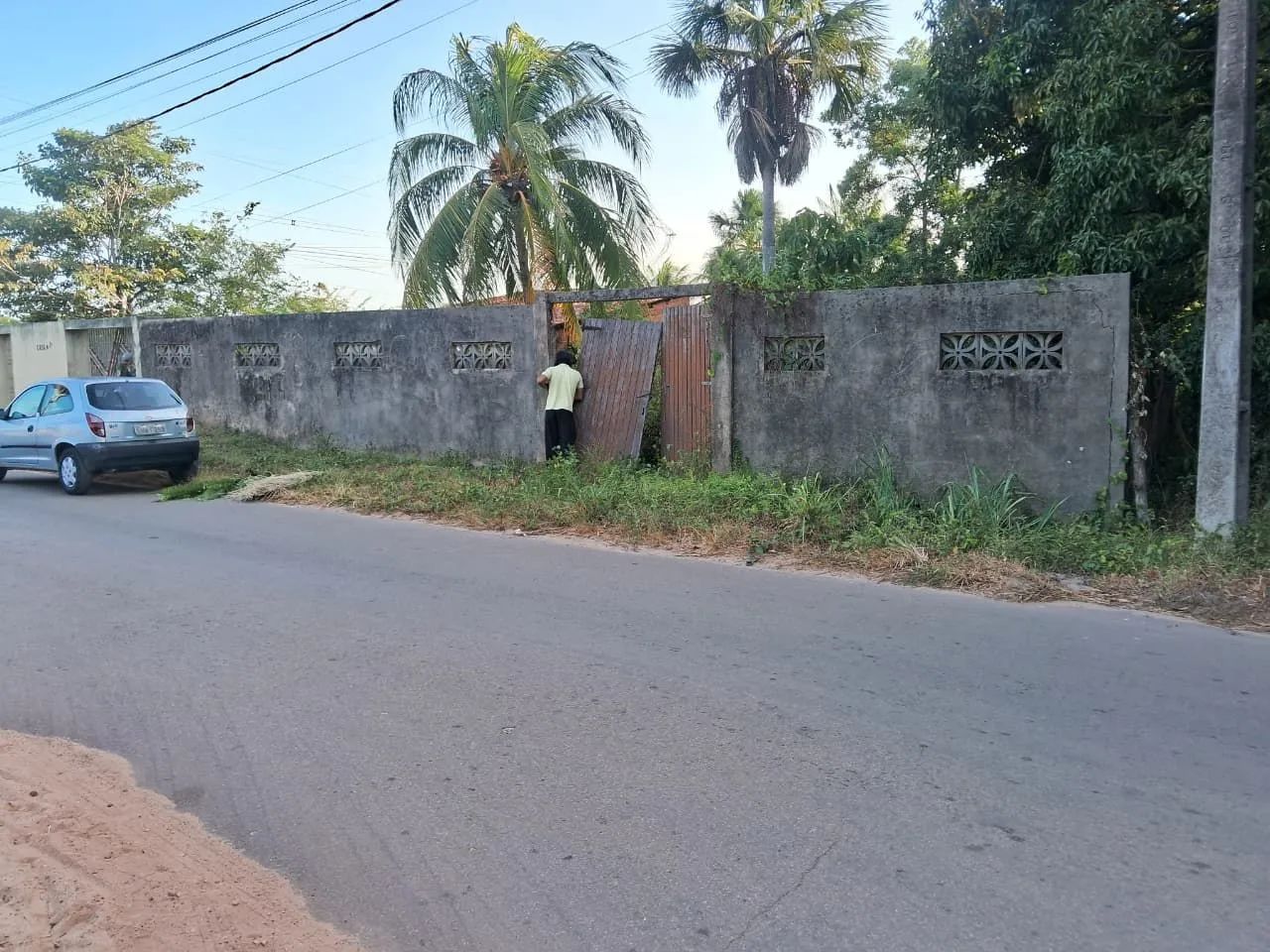 Terreno Murado e bem Localizado 
