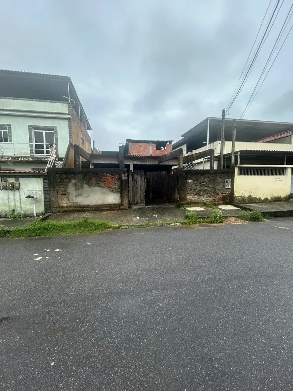 VENDE-SE EXCELENTE TERRENO!