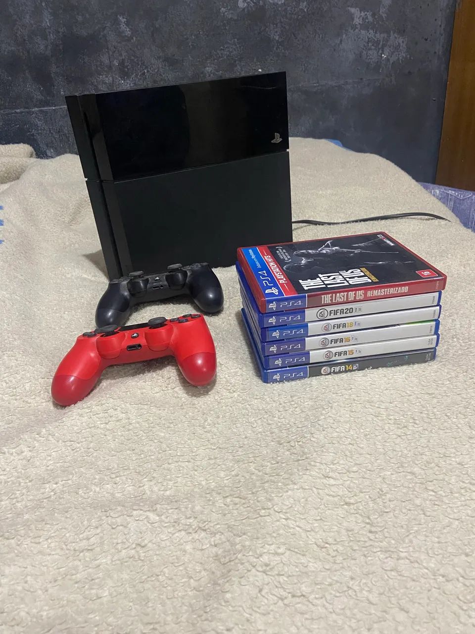 Ps4 + 2 controles e jogos - Foto 3