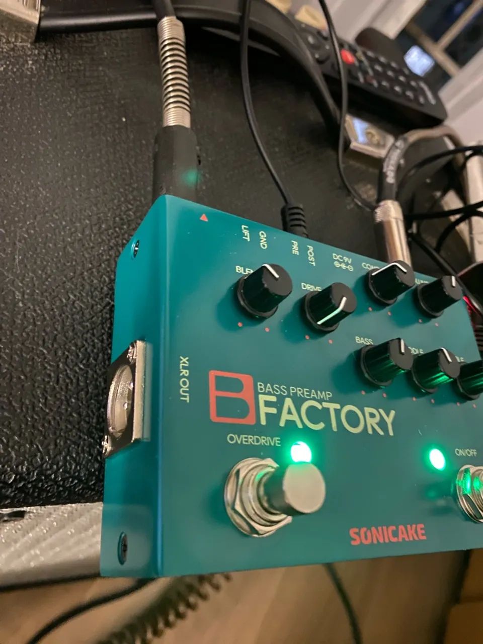 Pré amp de bass + Drive + Compressor SONICAKE 