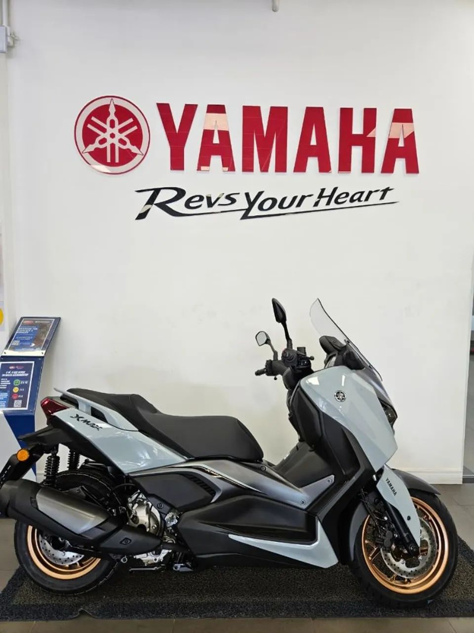 YAMAHA XMAX 300 CONNECTED 2026 - Foto 2