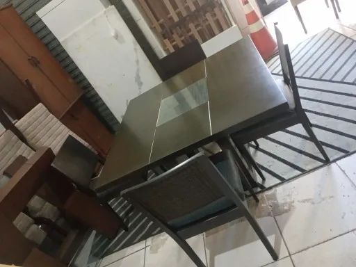 (Cód 020) Mesa de Jantar com 4 Cadeiras.  - Foto 2