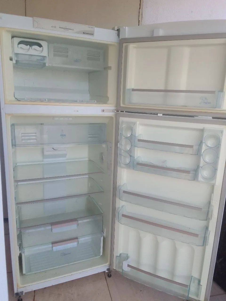 Vendo geladeira continental frost free 450 litros funcionando perfeitamente  - Foto 2