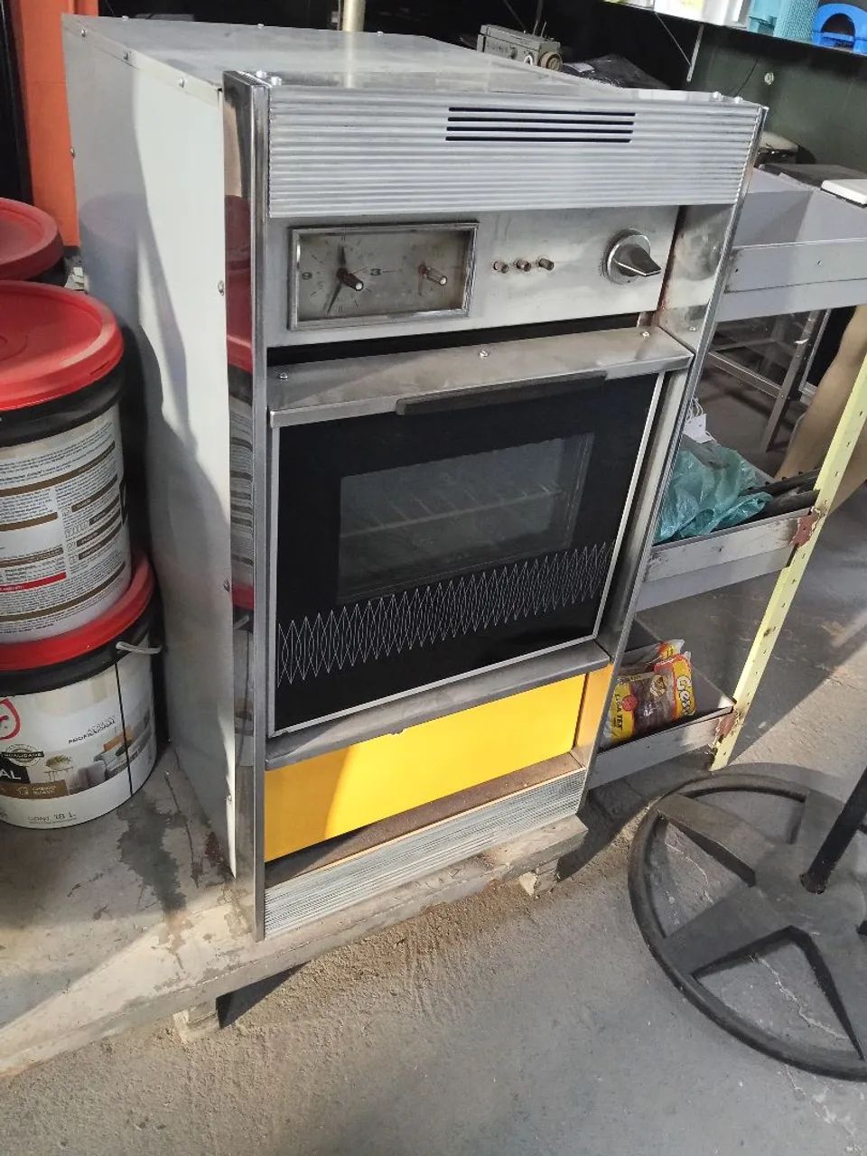 Forno antigo e funcional 