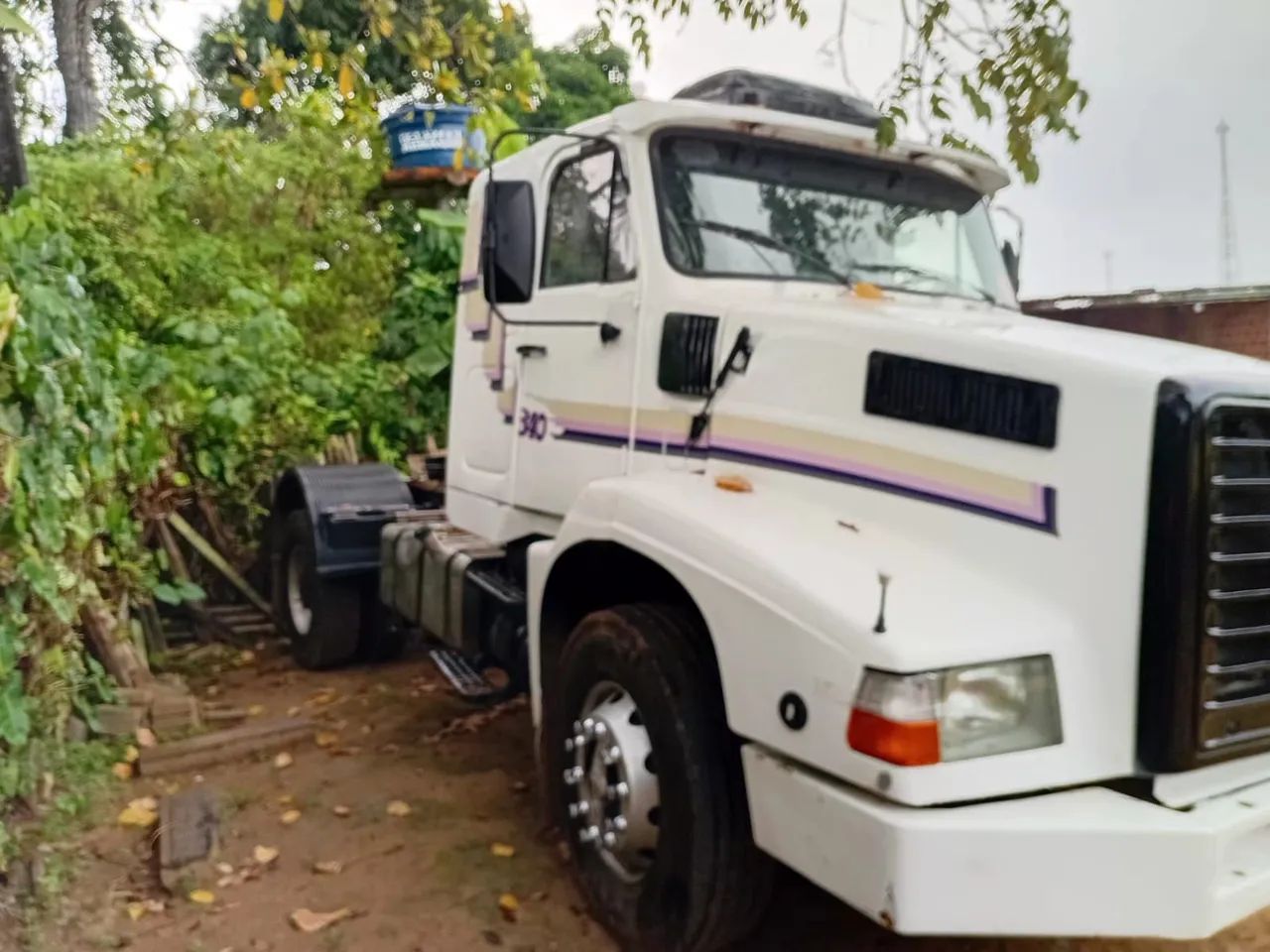 Caminhão Volvo 340 - Foto 4