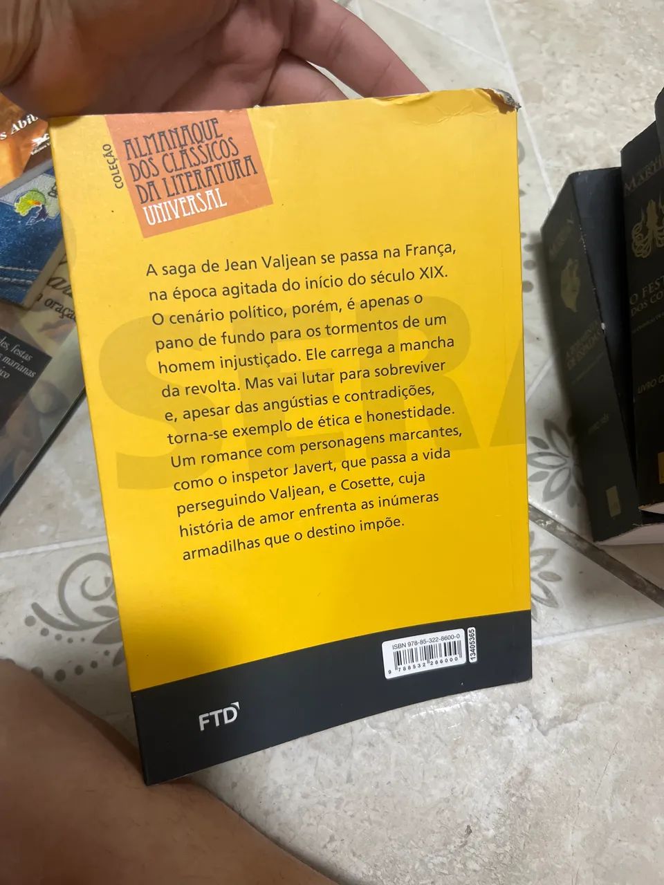 Livro os miseráveis  - Foto 2