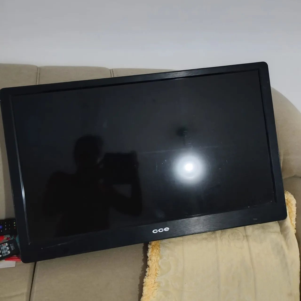 Tv CCE 32 polegadas sem fonte com defeito  - Foto 4