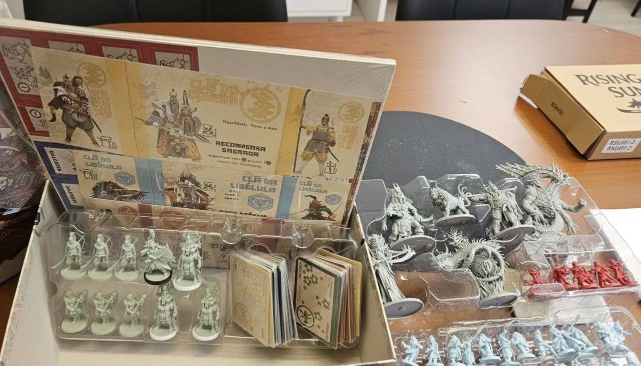 Board game/ jogo de tabuleiro rising sun +Duas expansões  - Foto 3