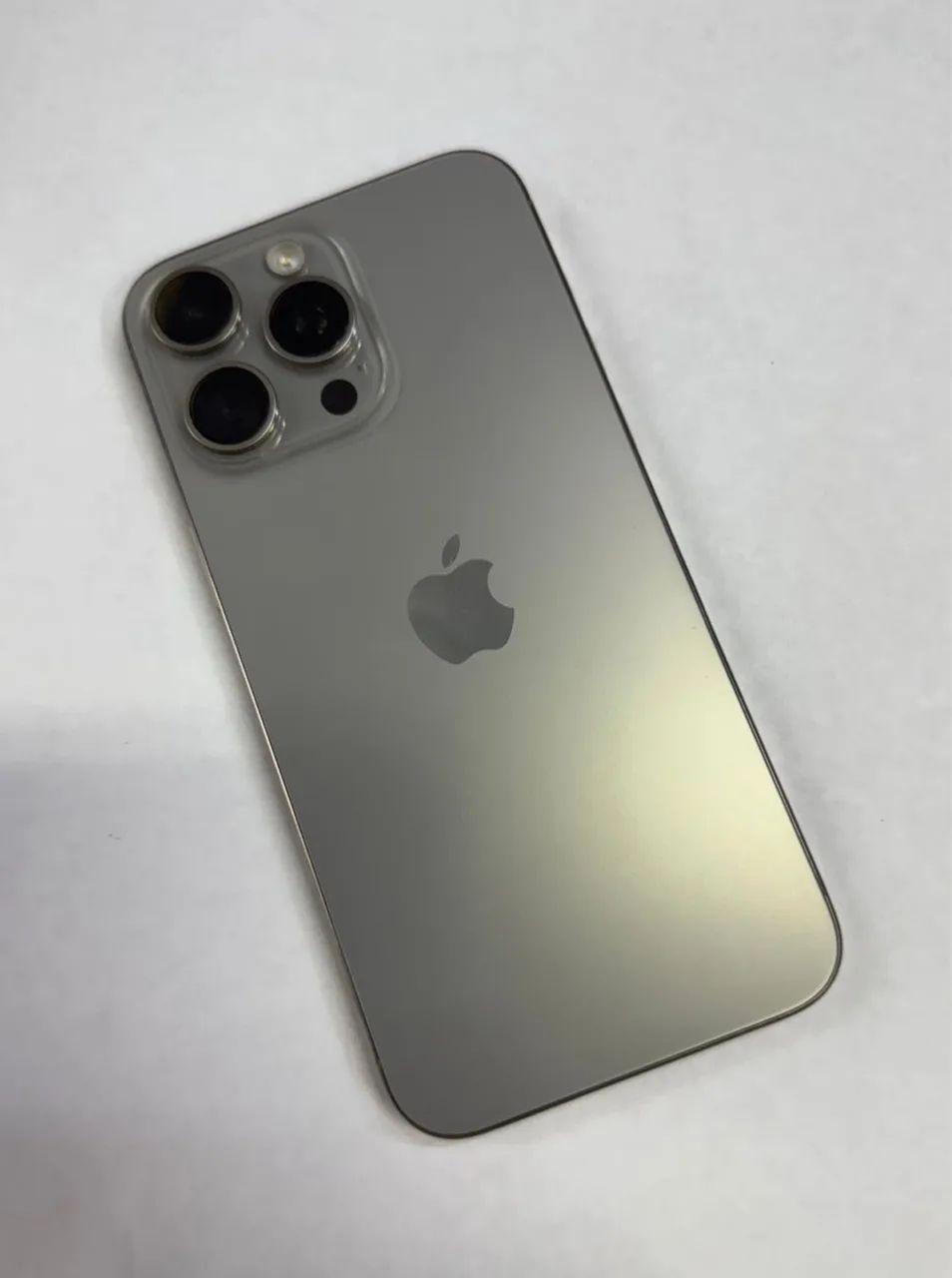 Celular iPhone 15 pro max semi novo - ótimo estado - Foto 2