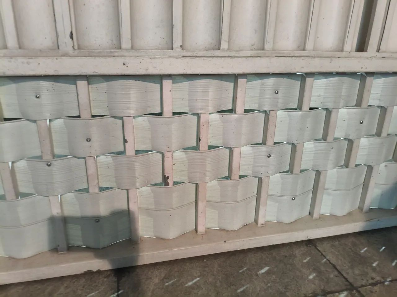 Fita de PVC para vedar portão 30m x 0,10cm - Foto 4
