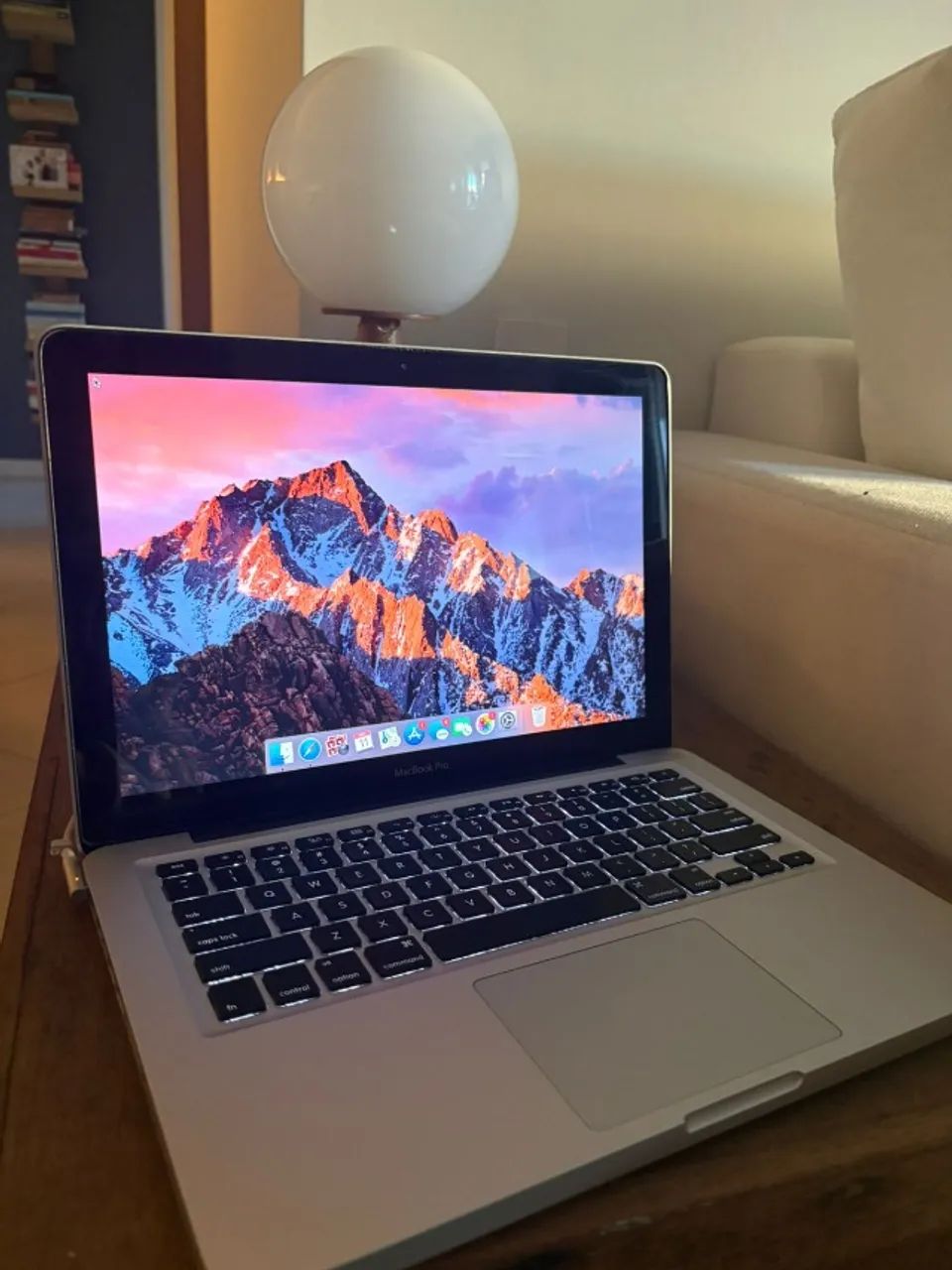 MacBook Pro 13 Polegadas Mid 2012 com SSD Ótimo para estudos e uso