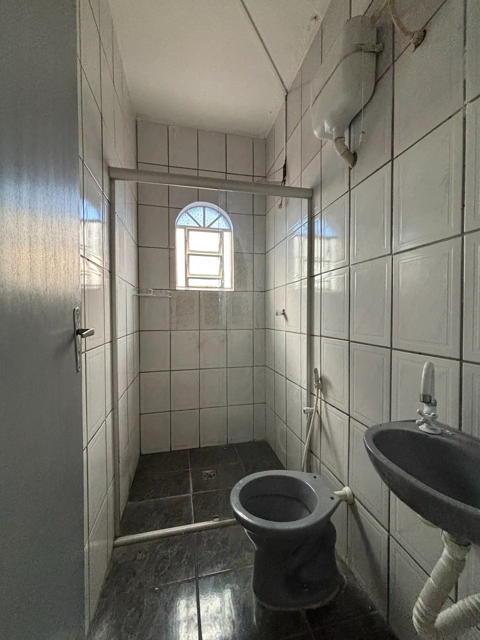 Excelente casa de 2 quartos com garagem em ambiente familiar e tranquilo - Foto 2