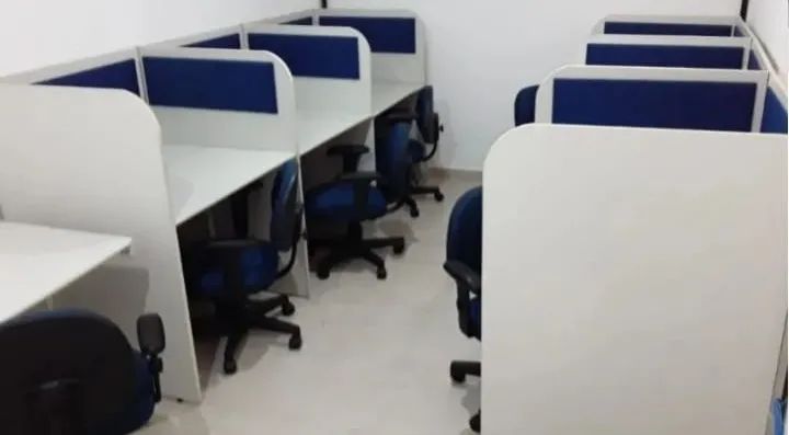 Mesa Baia de Escritório com Divisória - Foto 2