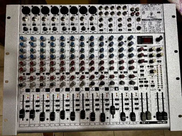 Mesa de Som Behringer Eurorack UB2222FX - PRO (Tudo Funcionando!)