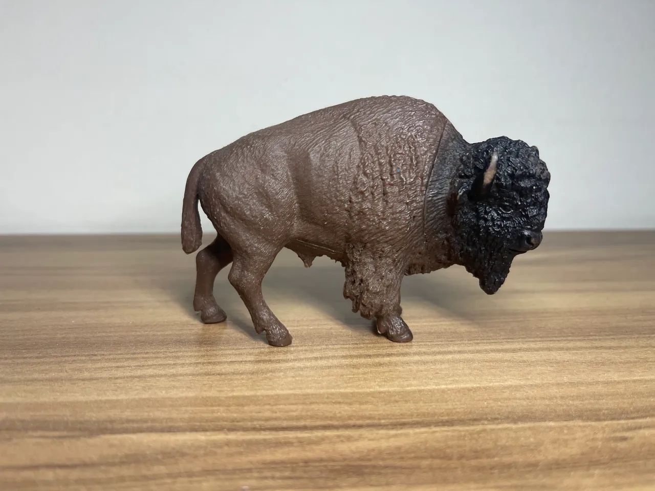 bisão de brinquedo 
