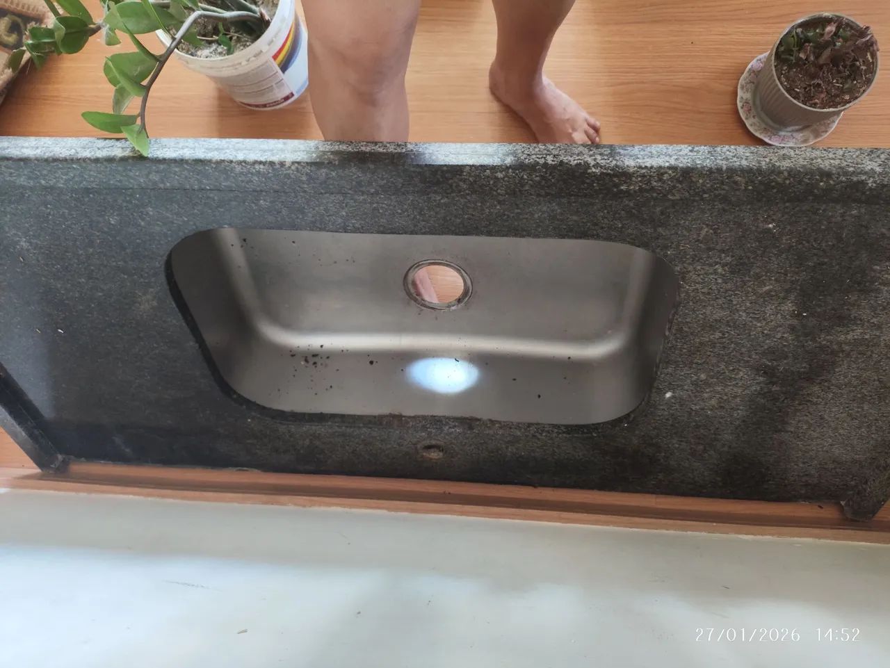 Pias cozinha e lavabo e tanque 
