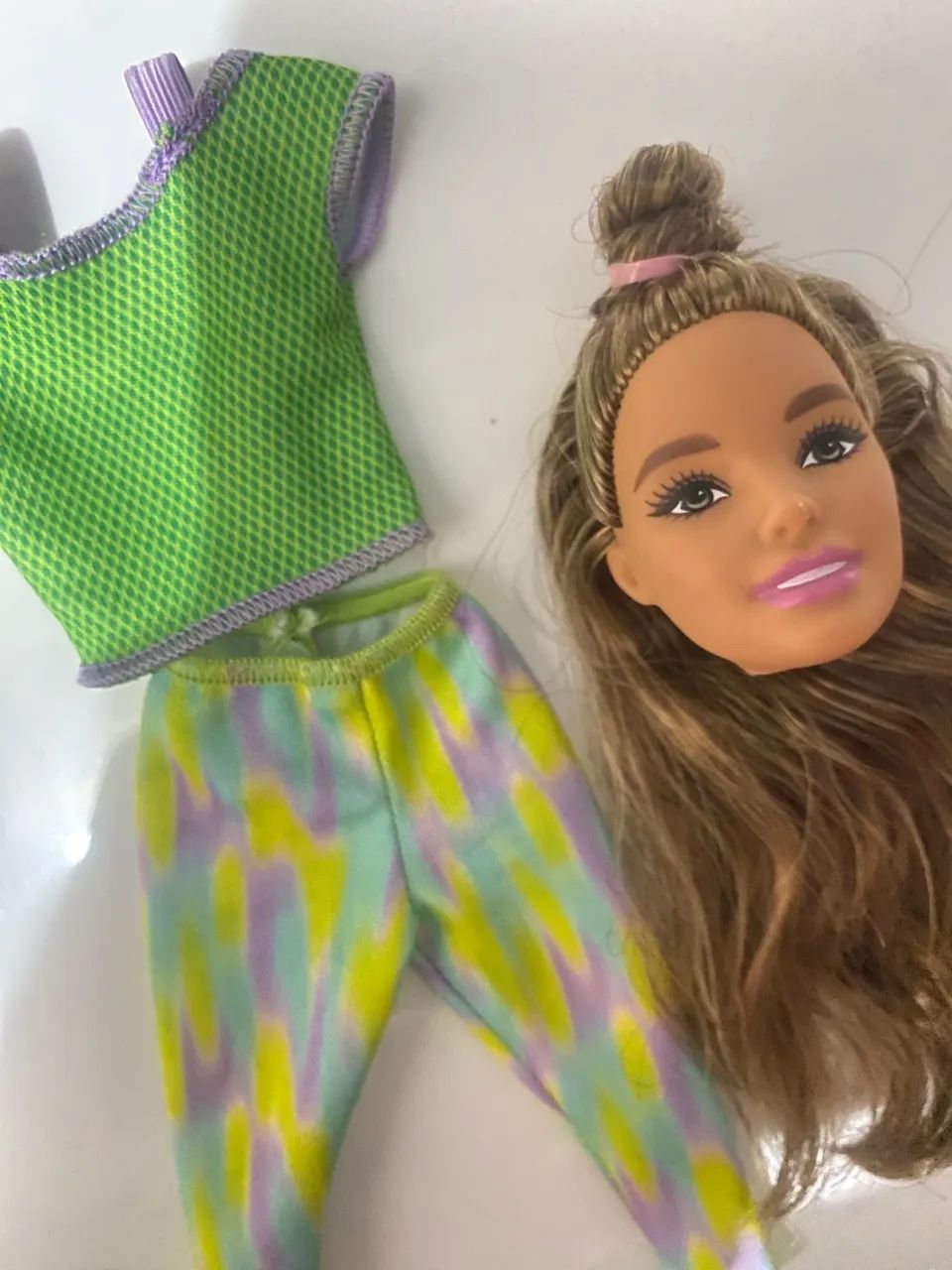 Kit cabeça Barbie MTM yoga mais roupa dela - Foto 3
