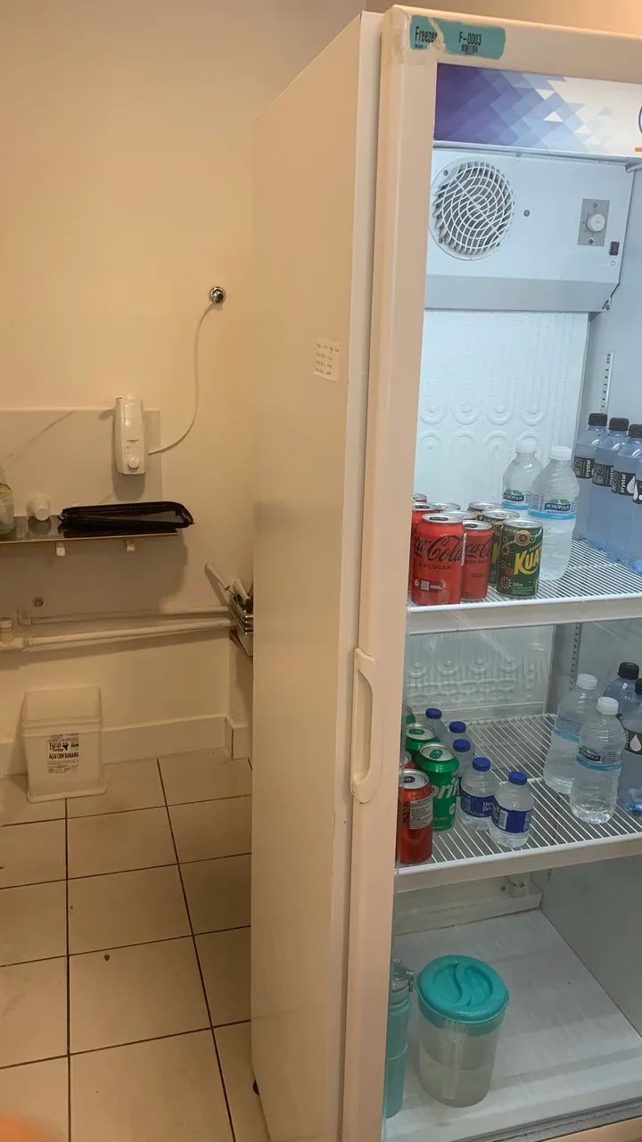 Refrigerador Vertical Gelopar Expositor Gptu-40 Br 414 Lt SEMI