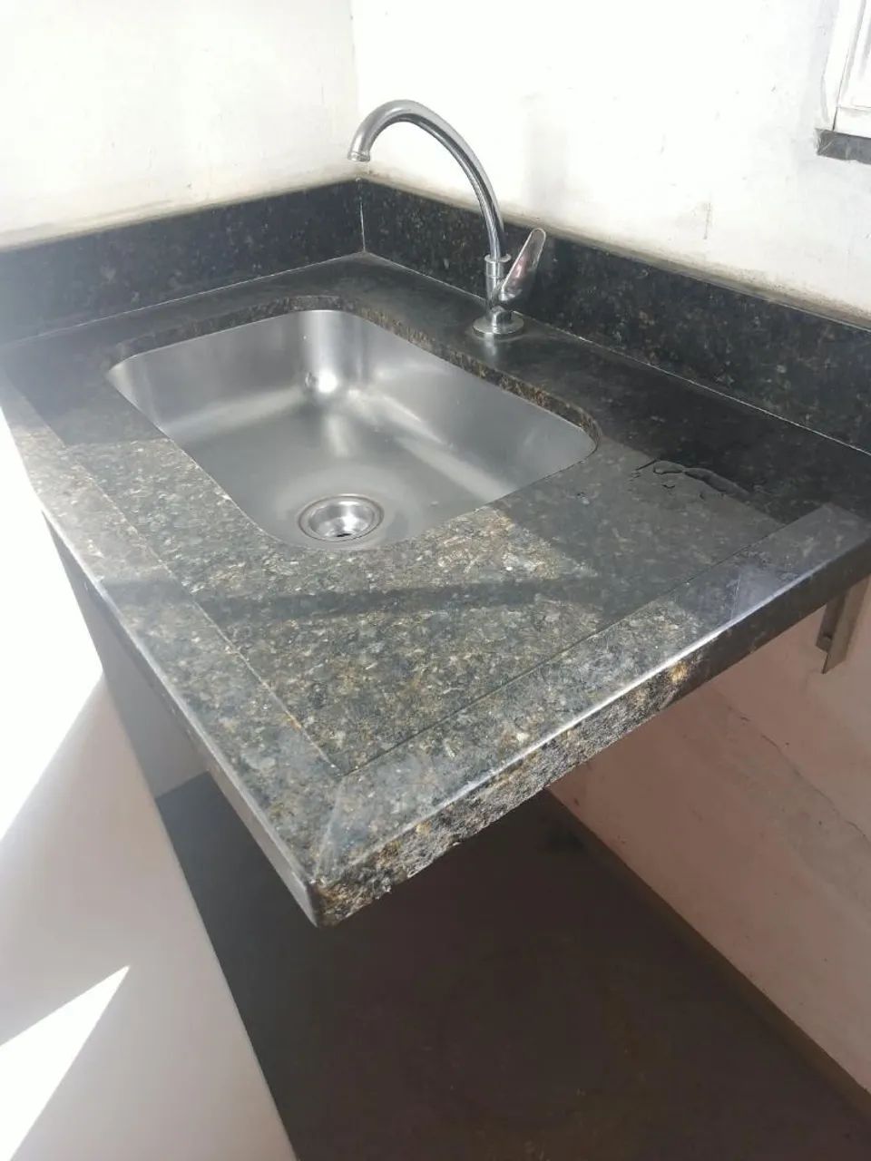 Pia de granito com cuba