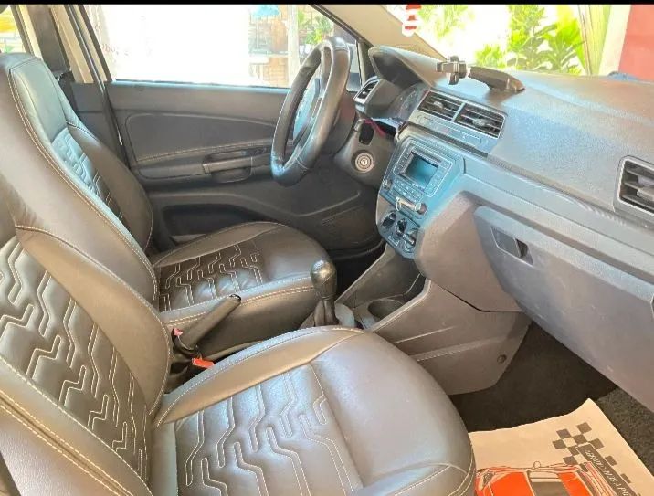 Volkswagen Voyage 1.0 Flex 12V 4P 2019 - Foto 4