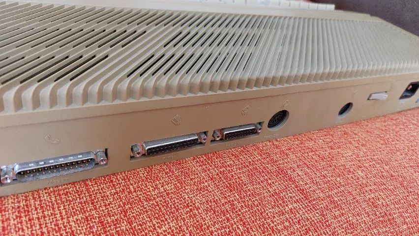 Computador Atari 1040STF (Versão Alemã) C/512KB de Ram, Drive 3.5