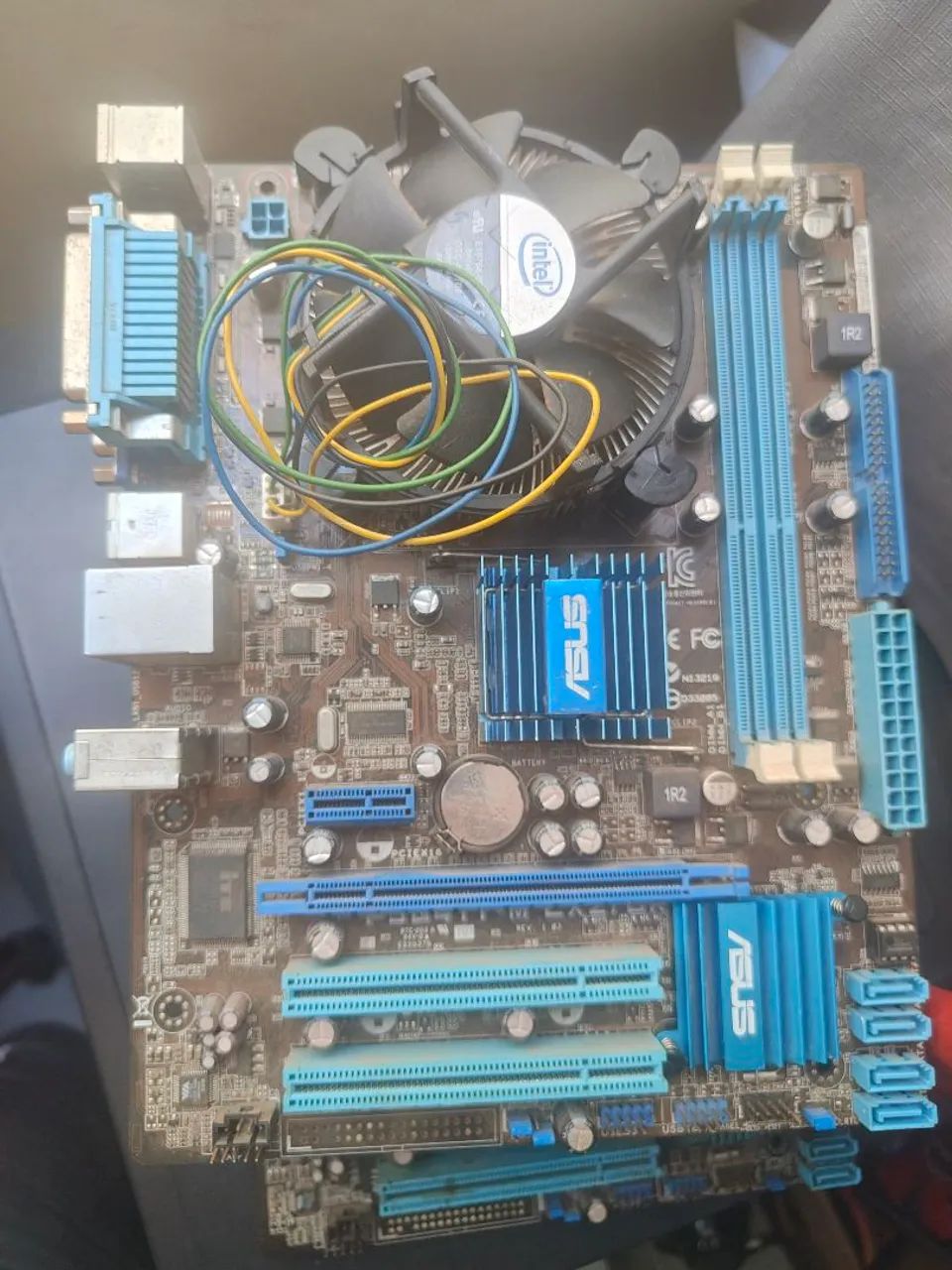 Kit 775 ddr3 placa mãe asus 4gb ram