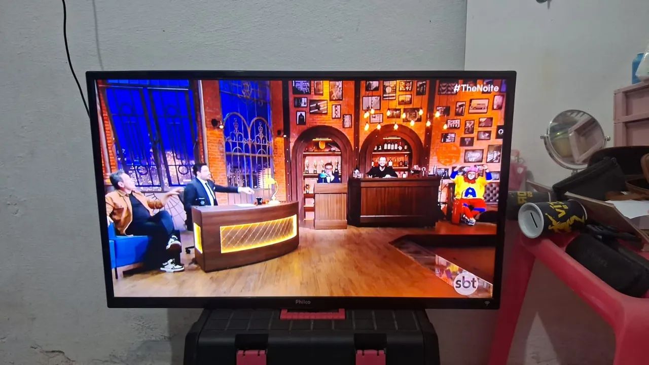 Estou vendendo minha TV ? 32 polegada TV normal está perfeita motivo comprei outra  - Foto 3
