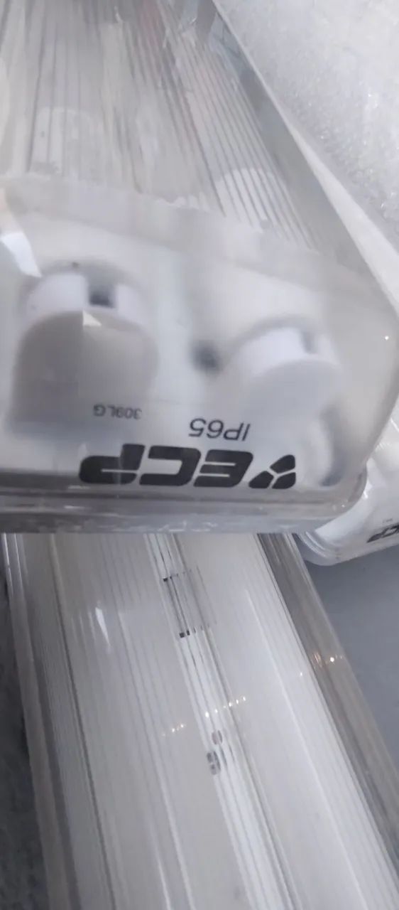Luminária comercial para 2 lâmpadas de 1,25cm - Foto 2