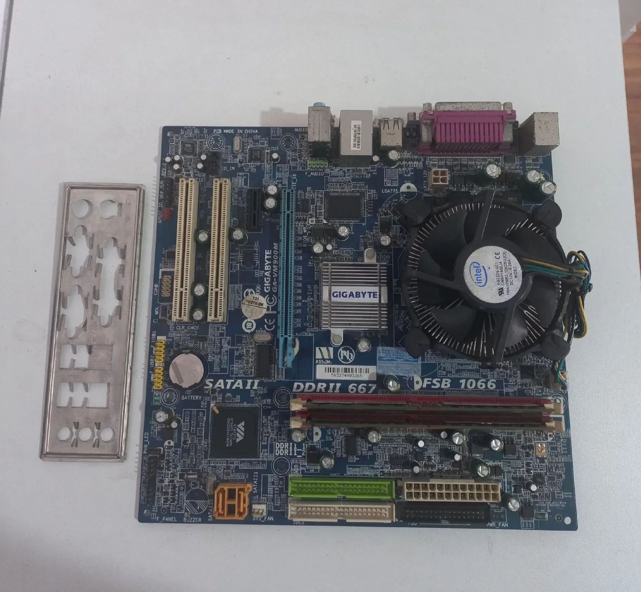 Kit Placa 775 Gigabyte / Processador Dual Core E5700 / 4 GB Memória / Cooler